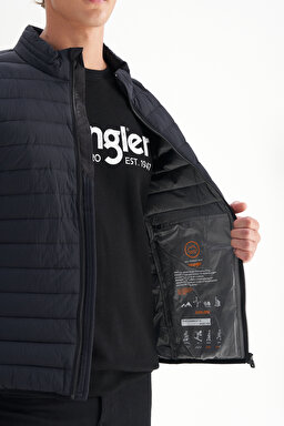 Regular Fit Normal Kesim Dik Yaka Cepli Şişme Mont - Black-W2520510001 (görsel 4)