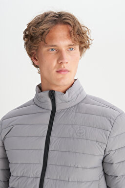 Regular Fit Normal Kesim Dik Yaka Cepli Şişme Mont - Gray-W2520510035 (görsel 5)