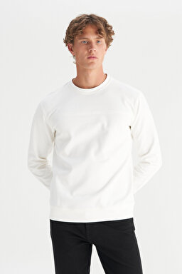 Pamuklu Regular Fit Normal Kesim Bisiklet Yaka Sweatshirt - White-W2520534100 (görsel 3)