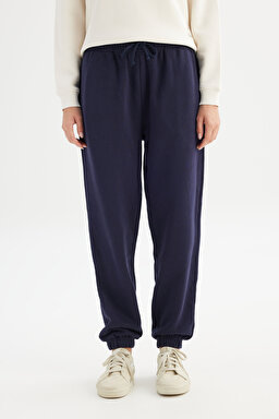 Loose Fit Geniş Kesim Lacivert Pamuklu Esnek Sweatpant - Navy-W2520557410 (görsel 2)