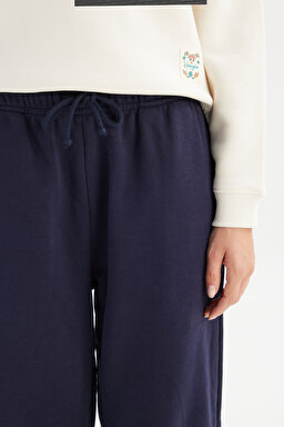 Loose Fit Geniş Kesim Lacivert Pamuklu Esnek Sweatpant - Navy-W2520557410 (görsel 4)