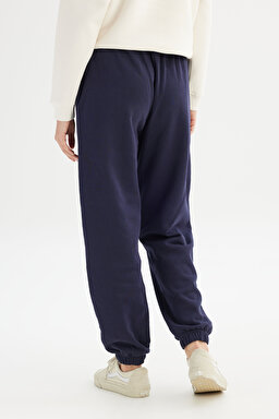 Loose Fit Geniş Kesim Lacivert Pamuklu Esnek Sweatpant - Navy-W2520557410 (görsel 5)