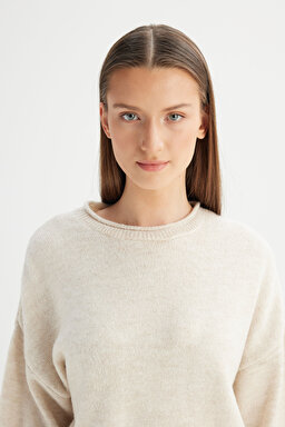 Relaxed Fit Rahat Kesim Bisiklet Yaka Triko Kazak - Off White-W2520566102 (görsel 4)