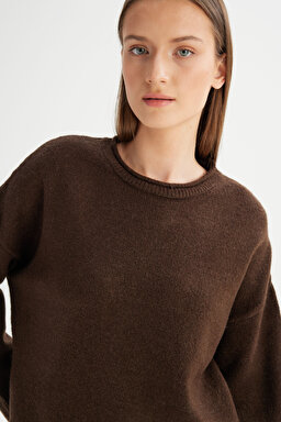 Relaxed Fit Geniş Kesim Bisiklet Yaka Kahverengi Triko Kazak - Brown-W2520566220 (görsel 4)