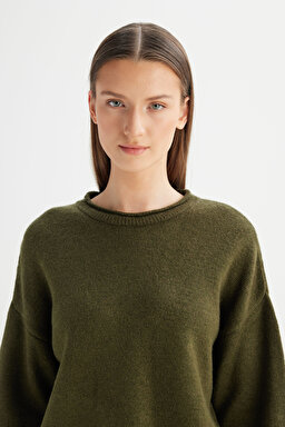 Relaxed Fit Geniş Kesim Bisiklet Yaka Haki Triko Kazak - Green-W2520566300 (görsel 4)