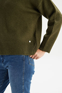 Relaxed Fit Geniş Kesim Bisiklet Yaka Haki Triko Kazak - Green-W2520566300 (görsel 5)