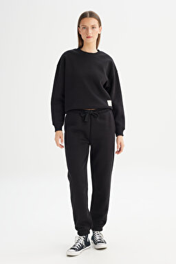 Relaxed Fit Geniş Kesim Bisiklet Yaka İçi Polarlı Siyah Sweatshirt - Black-W2520586001 (görsel 2)