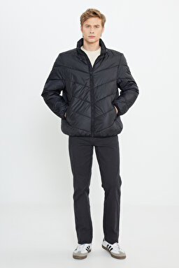 Regular Fit Normal Kesim Dik Yaka Siyah Şişme Mont - Black-W40YWA100 (görsel 3)