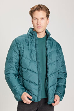 Regular Fit Normal Kesim Dik Yaka Yeşil Şişme Mont - Dark Matcha-W40YWAG61 (görsel 3)