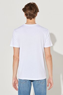 Regular Fit Normal Kesim Sıfır Yaka %100 Pamuk Logolu Tişört - White-W7C07D312 (görsel 6)