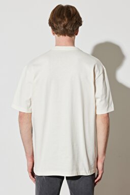 Regular Fit Normal Kesim %100 Pamuk Bisiklet Yaka Kırık Beyaz Tişört - Off White-W7CBEE737 (görsel 7)