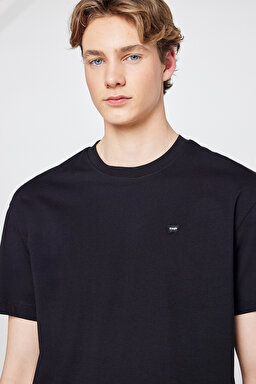 Regular Fit Normal Kesim Bisiklet Yaka %100 Pamuk Siyah Tişört - Black-W7NM203877001 (görsel 4)