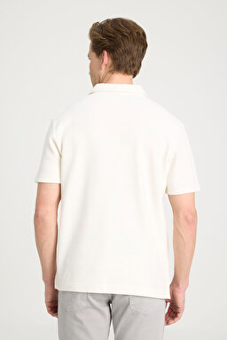 Relaxed Fit Geniş Kesim Polo Yaka Fermuar Detaylı %100 Pamuk Ekru Tişört - Vintage White-W7NQ2052861Y (görsel 5)