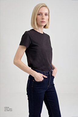 %100 Pamuk Regular Fit Normal Kesim Bisiklet Yaka Patch Logo Siyah Tişört - Black-W7Q05920936