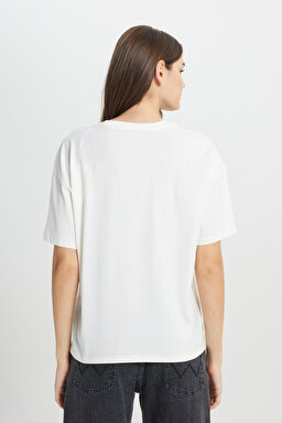 Loose Fit Rahat Kesim Bisiklet Yaka %100 Pamuk Beyaz Tişört - Off White-W7R9EE102 (görsel 6)