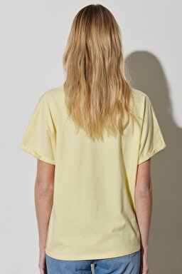 Regular Fit Normal Kesim %100 Pamuk V Yaka Tişört - French Vanilla-W7XKEVX6Z (görsel 5)
